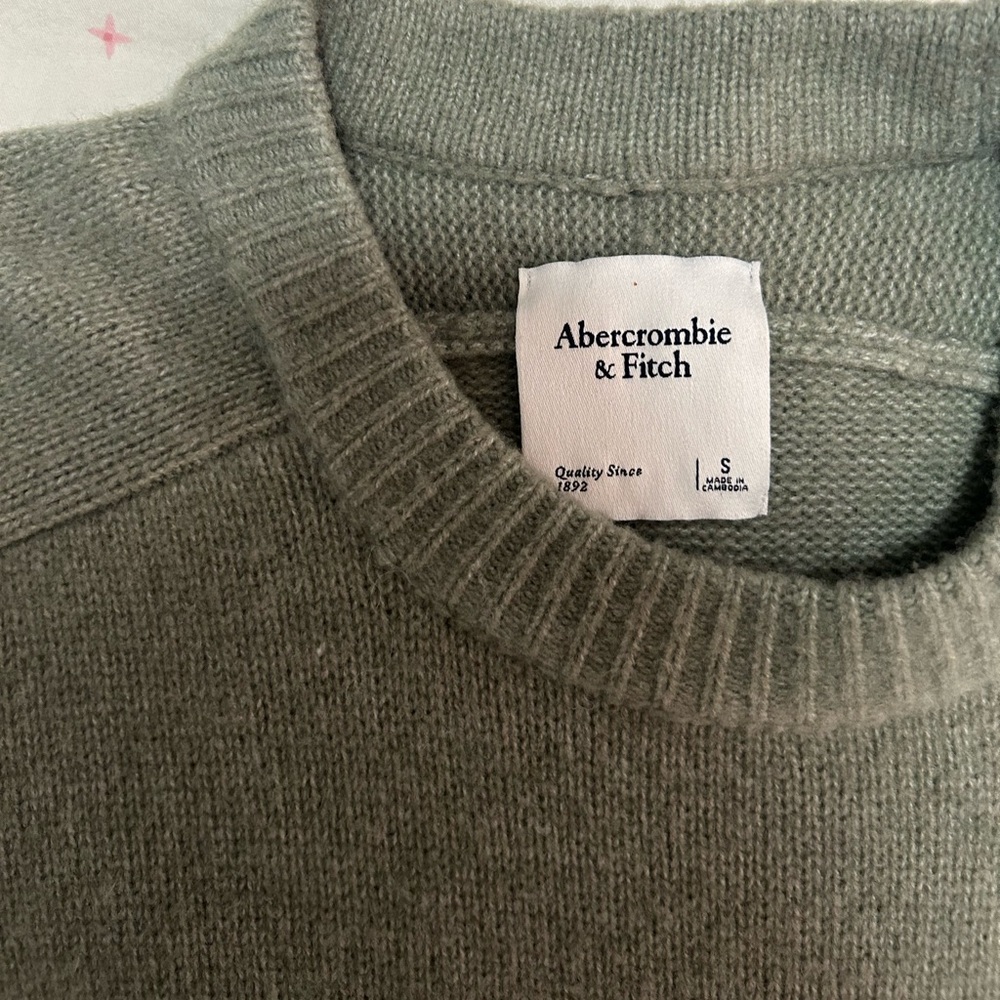 Abercrombie & Fitch Sweater